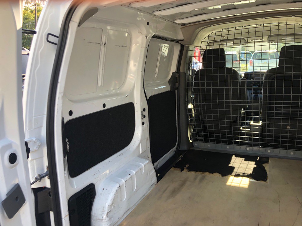 2013 Nissan NV200 Image 21