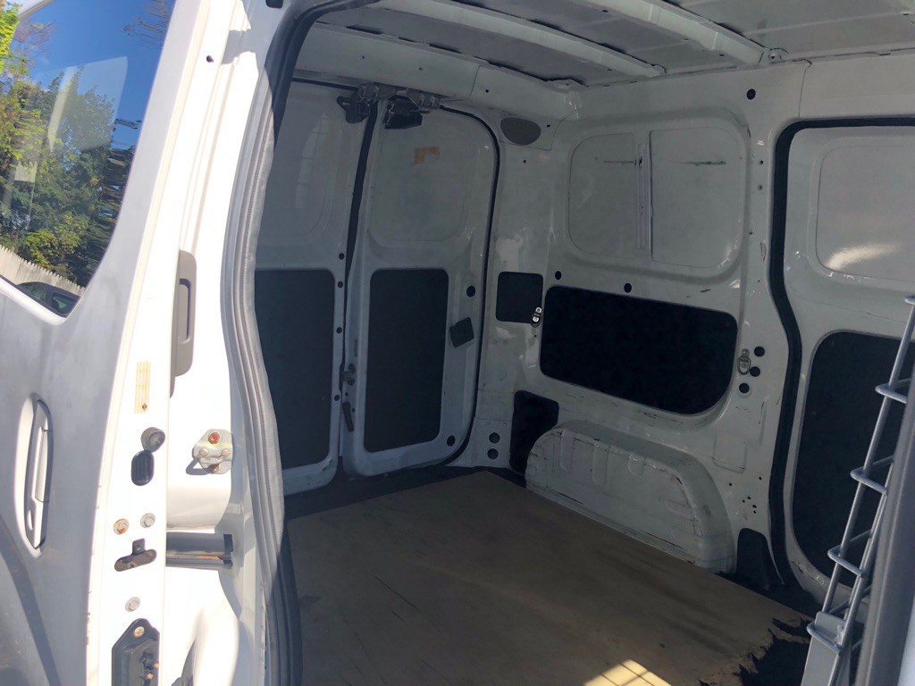 2013 Nissan NV200 Image 25