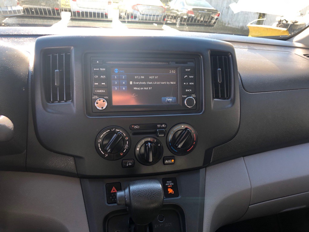 2013 Nissan NV200 Image 26