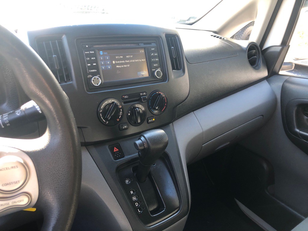 2013 Nissan NV200 Image 27