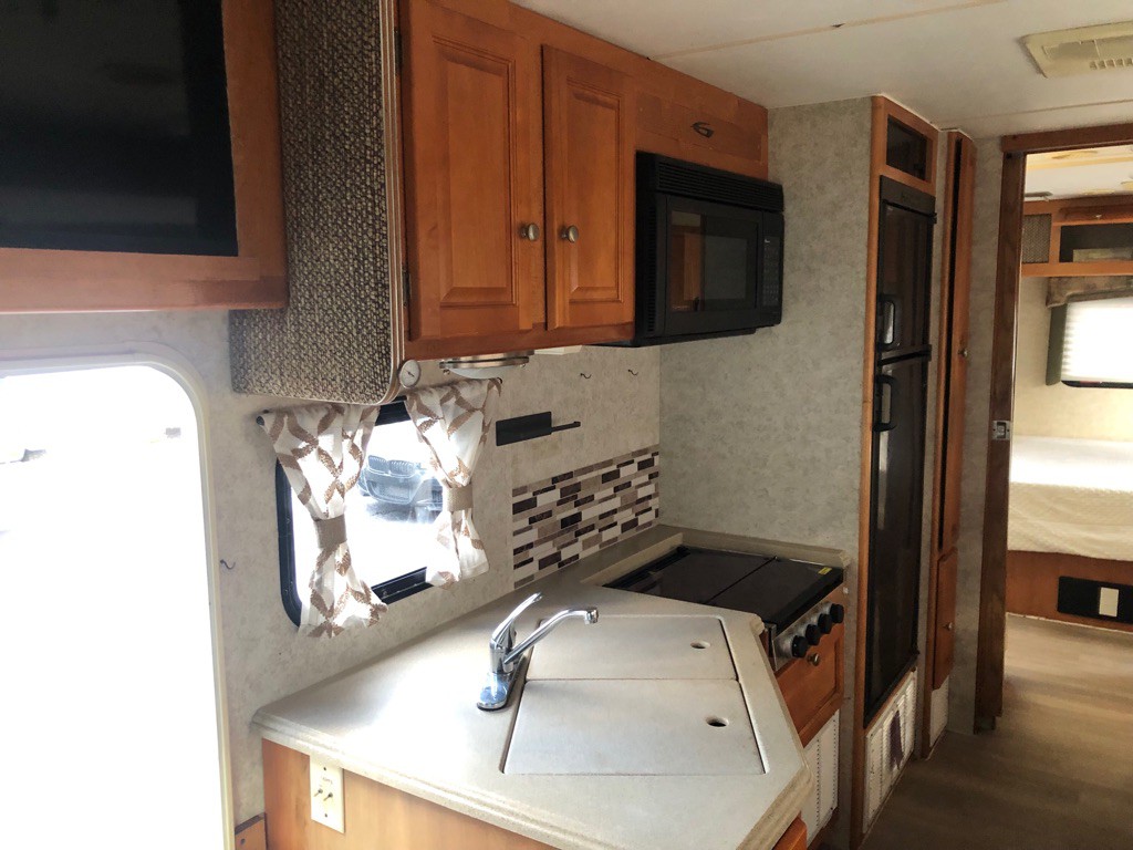 2005 Ford Econoline Image 12