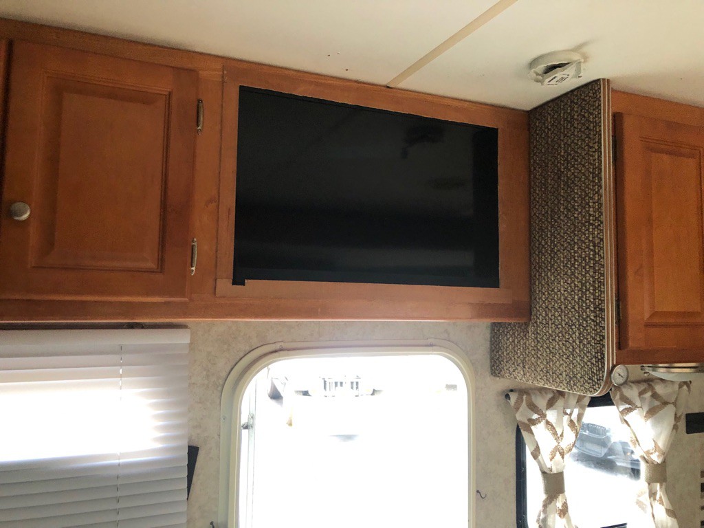 2005 Ford Econoline Image 13