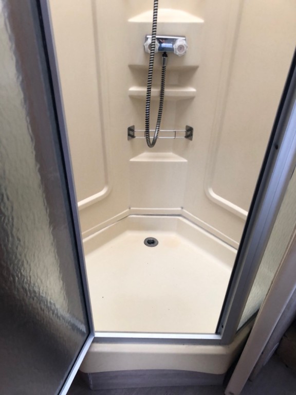 2005 Ford Econoline Image 23