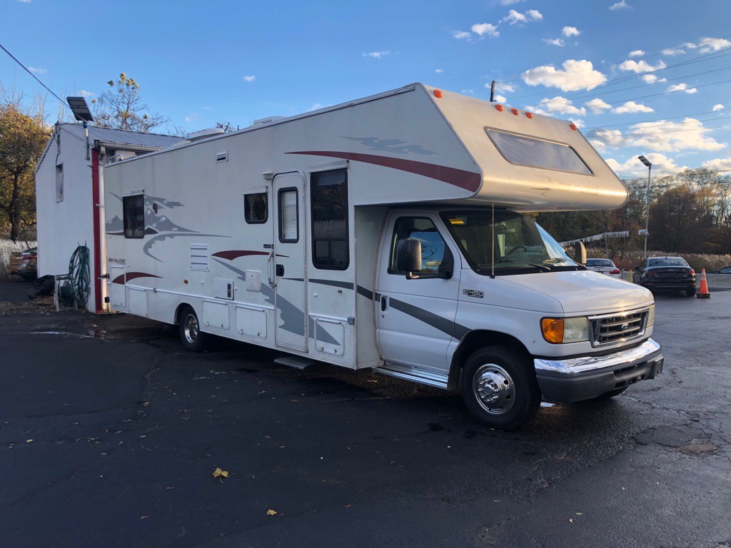 2005 Ford Econoline Image 6