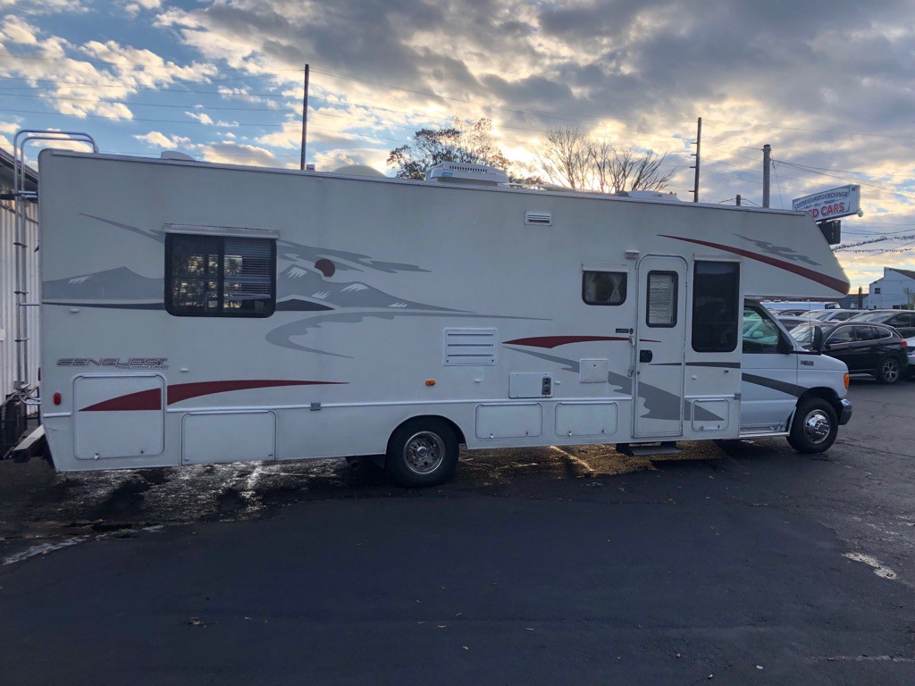 2005 Ford Econoline Image 7