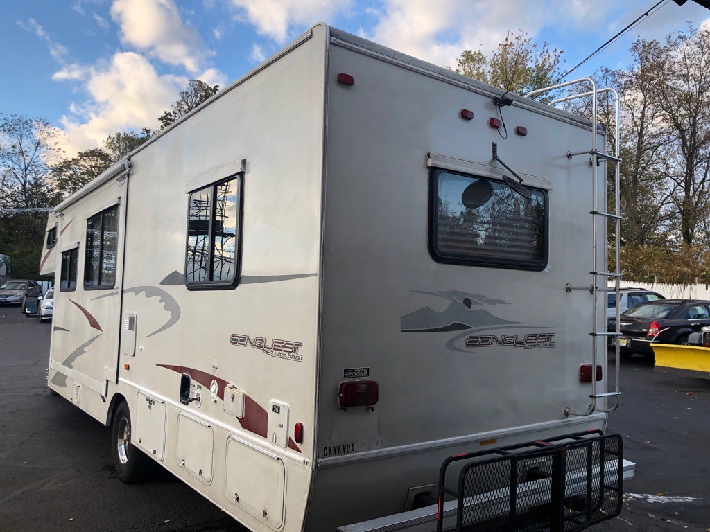 2005 Ford Econoline Image 8