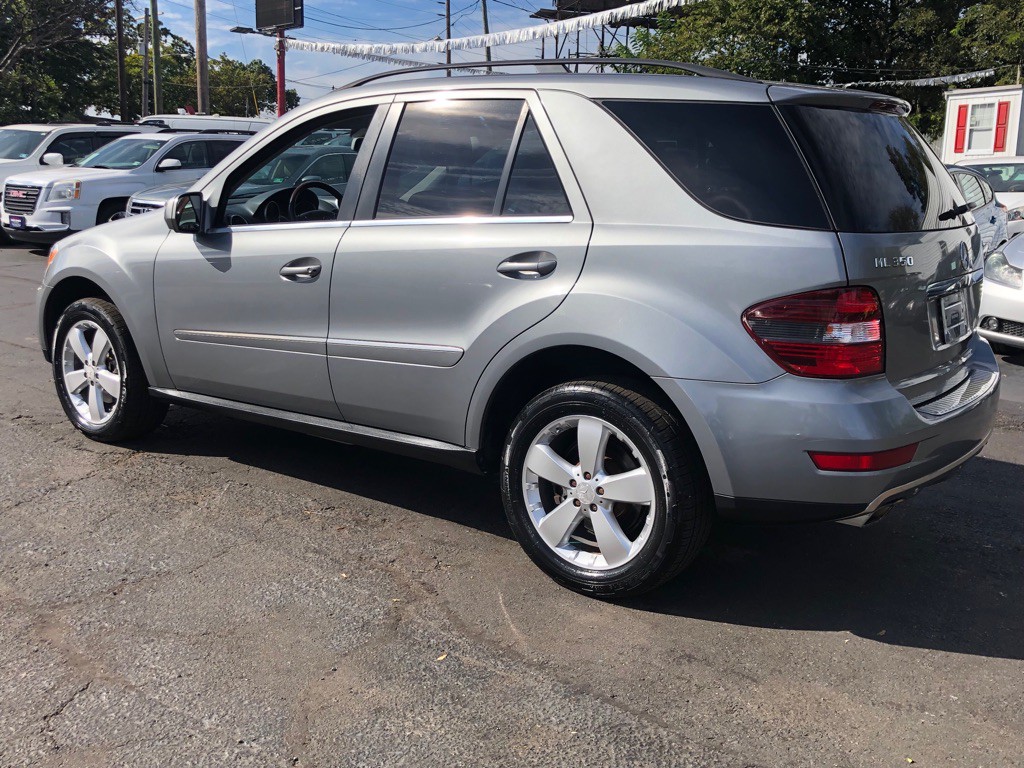 2010 Mercedes-Benz M-Class Image 3