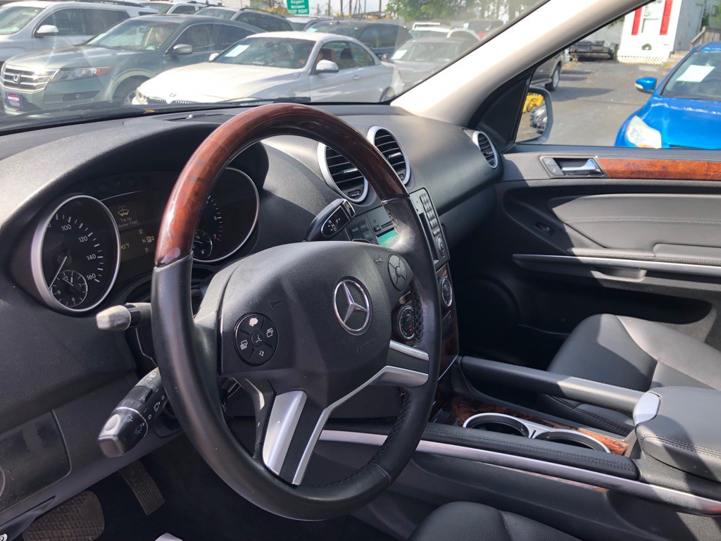 2010 Mercedes-Benz M-Class Image 17