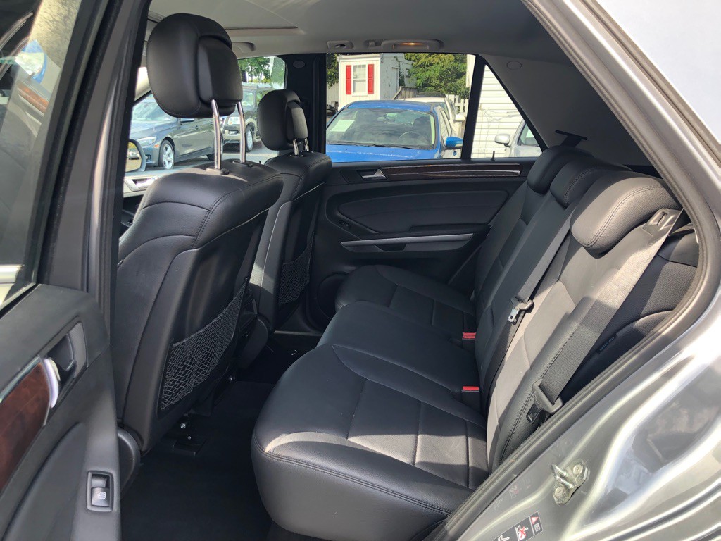 2010 Mercedes-Benz M-Class Image 19