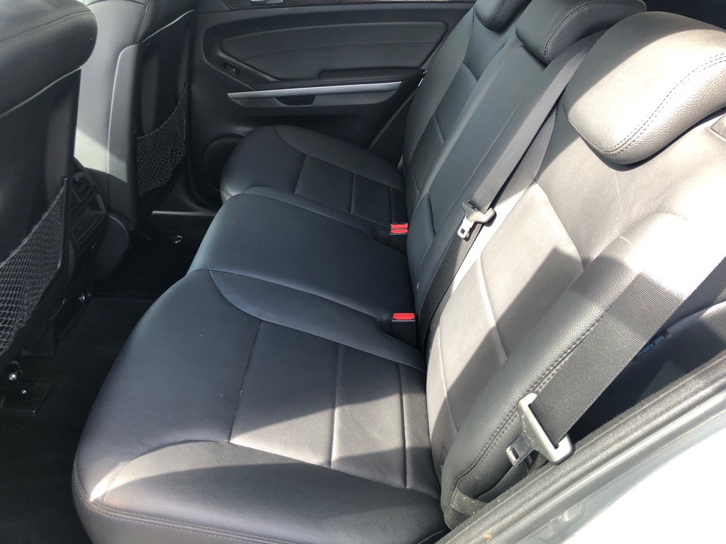 2010 Mercedes-Benz M-Class Image 21