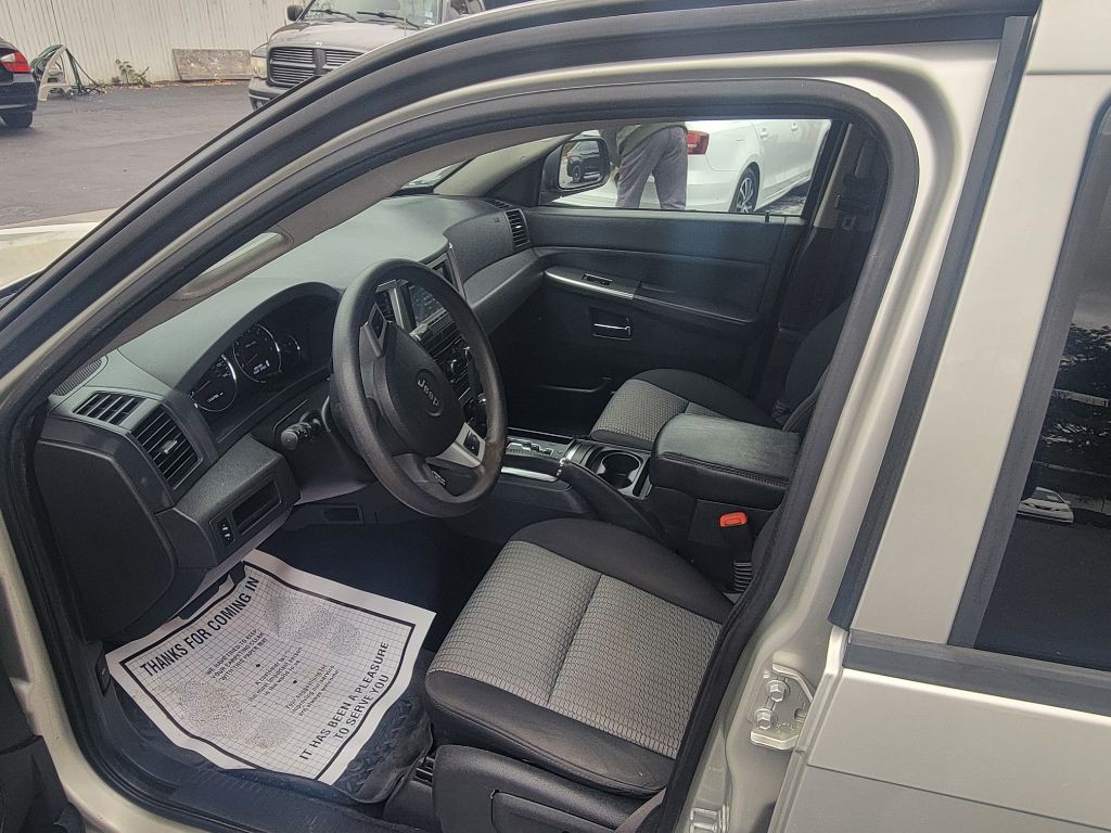 2009 Jeep Grand Cherokee Image 13