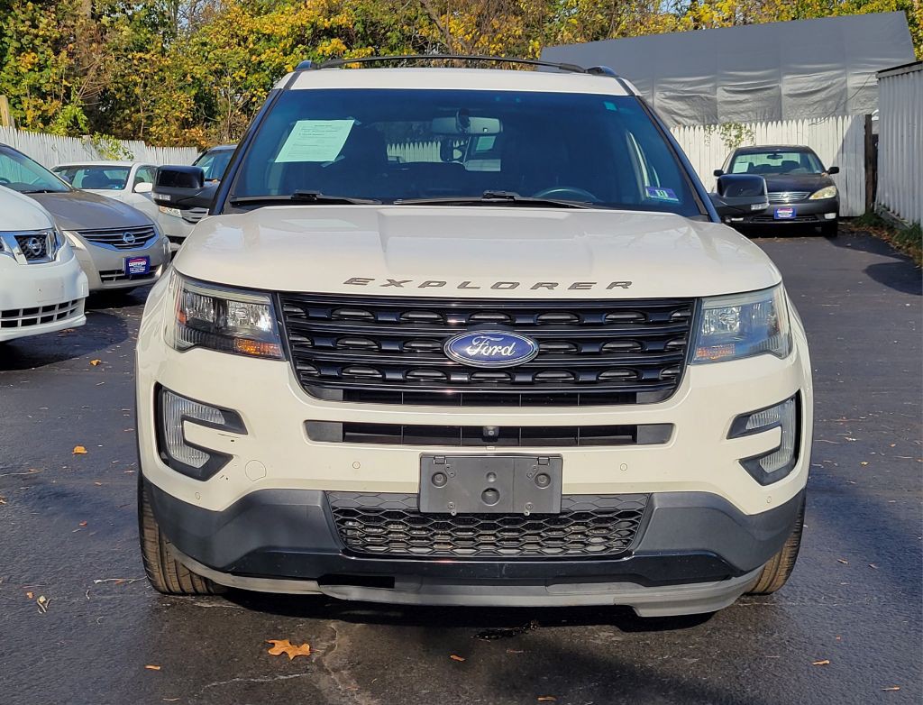 2016 Ford Explorer Image 8