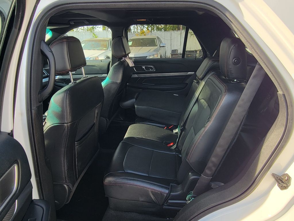 2016 Ford Explorer Image 17