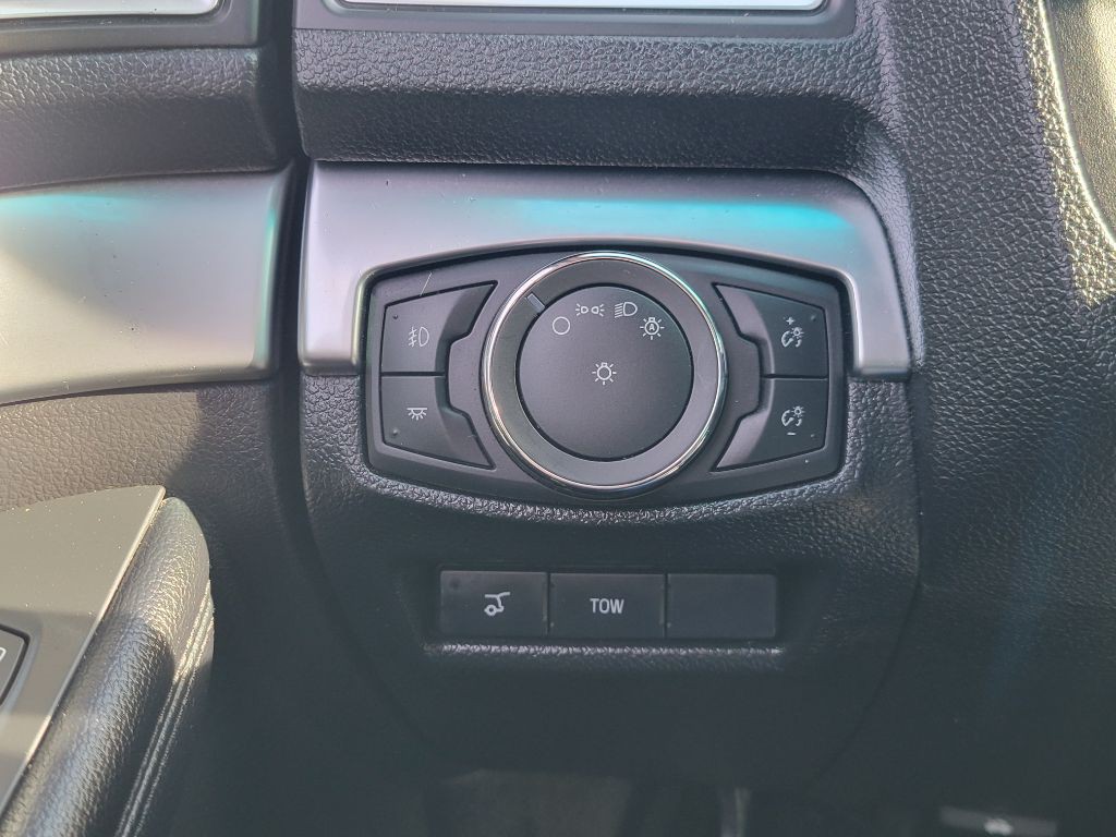 2016 Ford Explorer Image 20