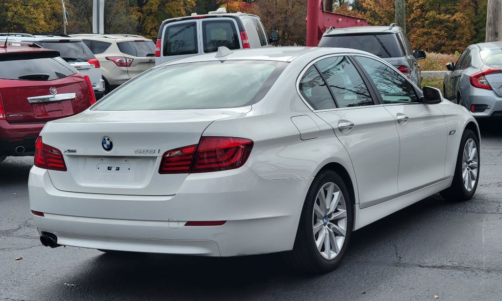 2013 BMW 5 Series Image 5