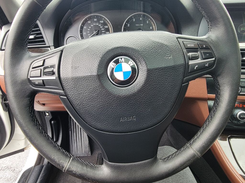 2013 BMW 5 Series Image 18