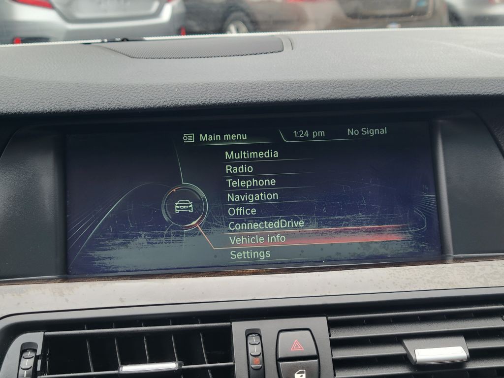 2013 BMW 5 Series Image 19