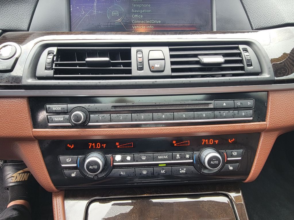 2013 BMW 5 Series Image 20