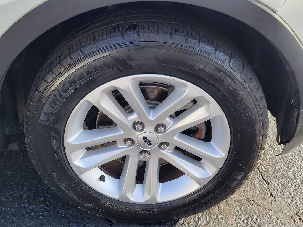 2012 Ford Explorer Image 12