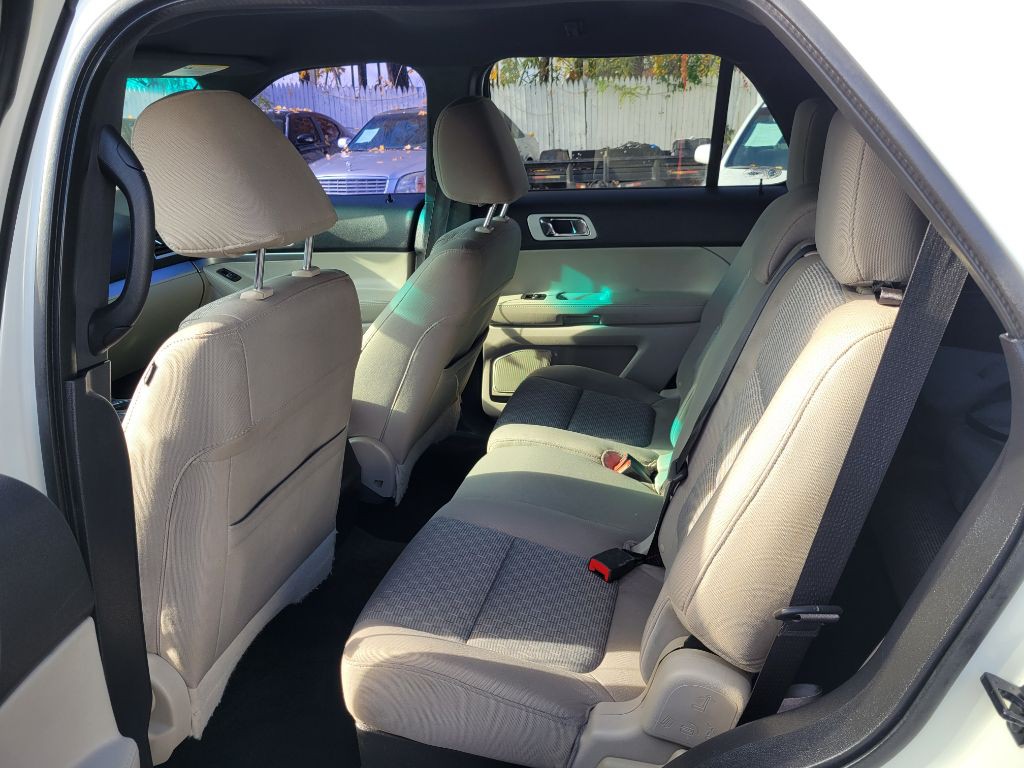 2012 Ford Explorer Image 16