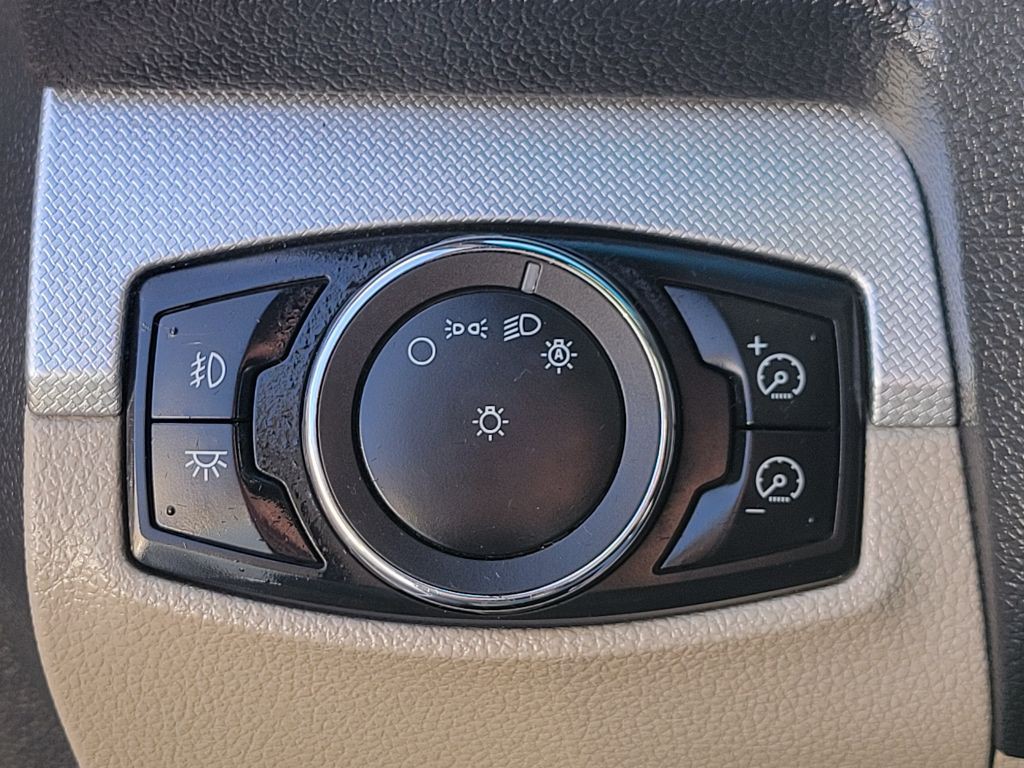 2012 Ford Explorer Image 20