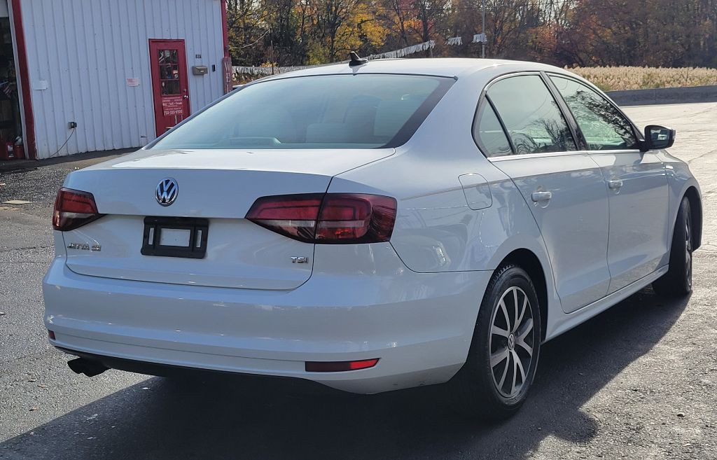 2017 Volkswagen Jetta Image 3
