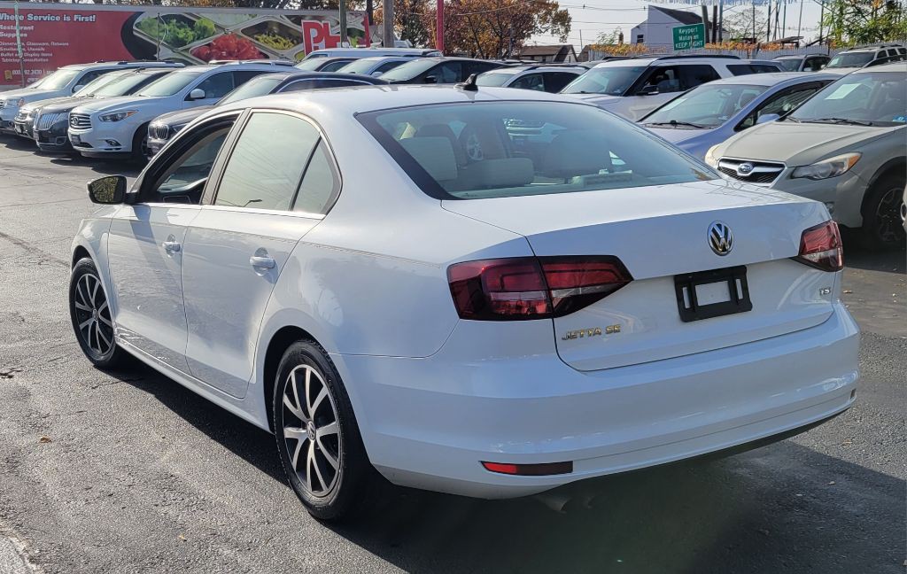2017 Volkswagen Jetta Image 4