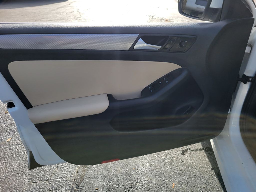 2017 Volkswagen Jetta Image 14