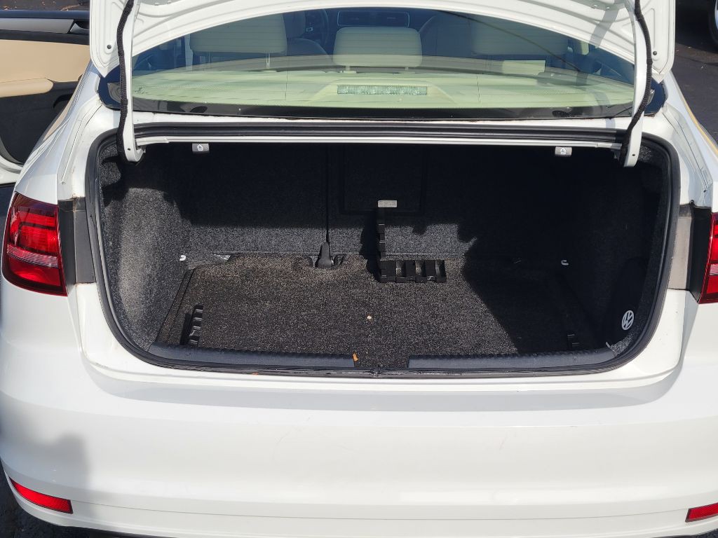 2017 Volkswagen Jetta Image 29