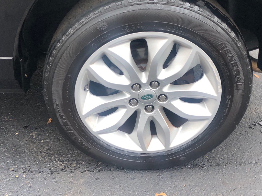 2012 Land Rover LR2 Image 12