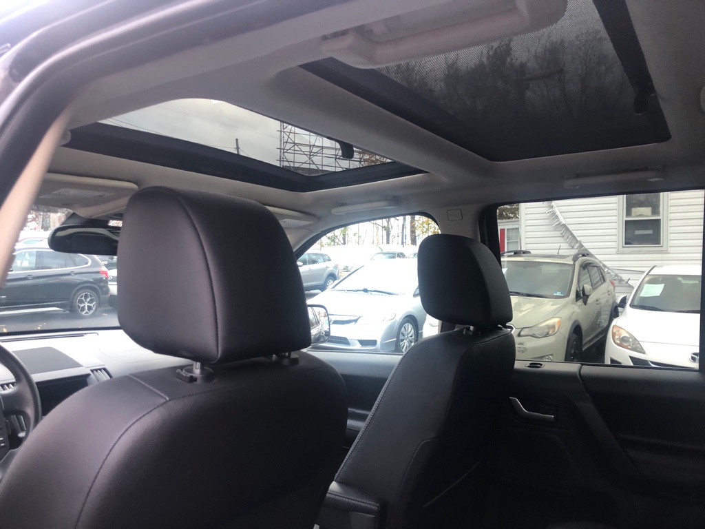 2012 Land Rover LR2 Image 24