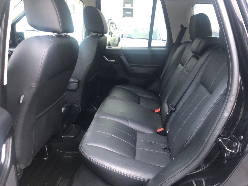 2012 Land Rover LR2 Image 25