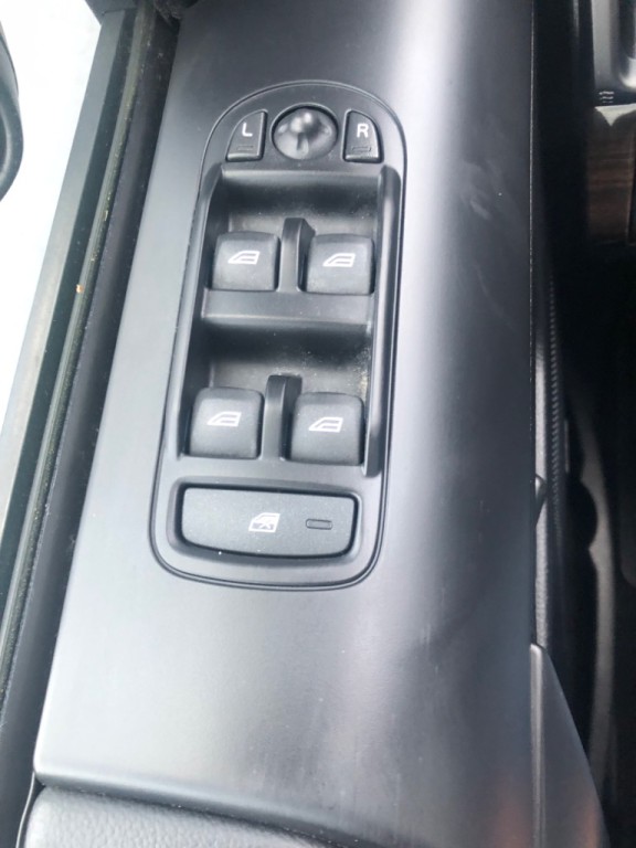 2012 Land Rover LR2 Image 34