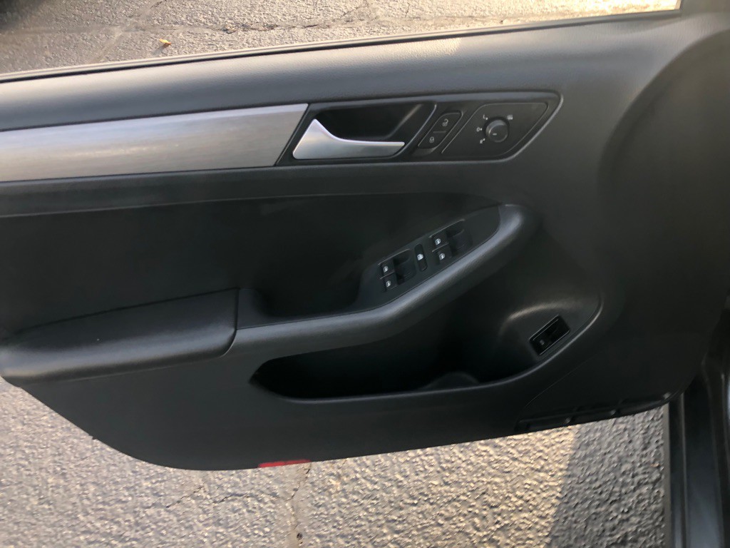 2016 Volkswagen Jetta Image 25