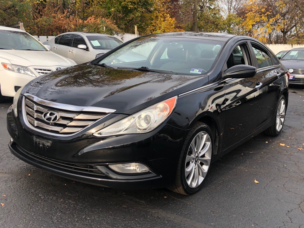 2013 Hyundai Sonata Image 1