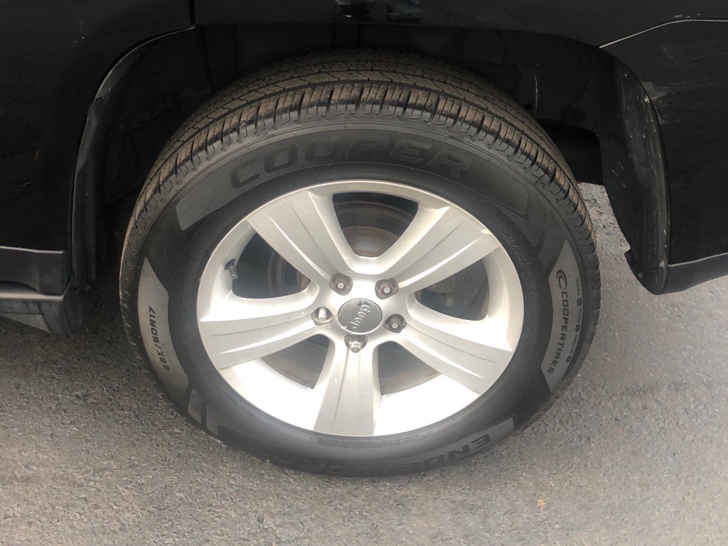 2017 Jeep Compass Image 12