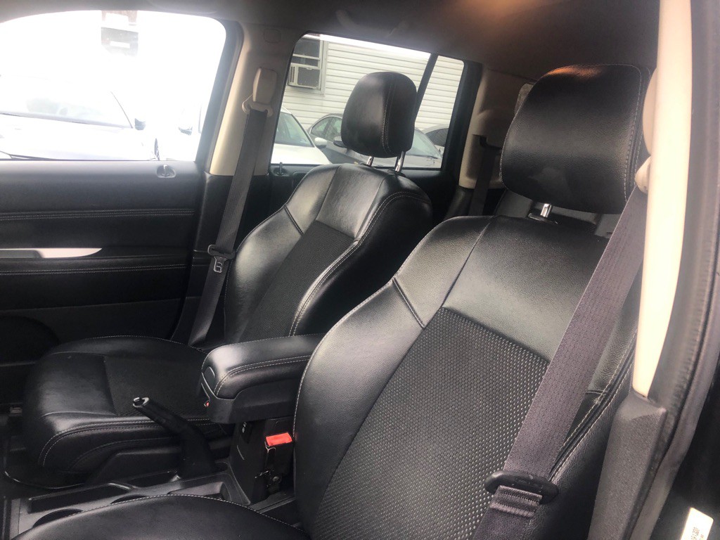 2017 Jeep Compass Image 16