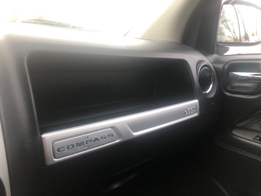 2017 Jeep Compass Image 30
