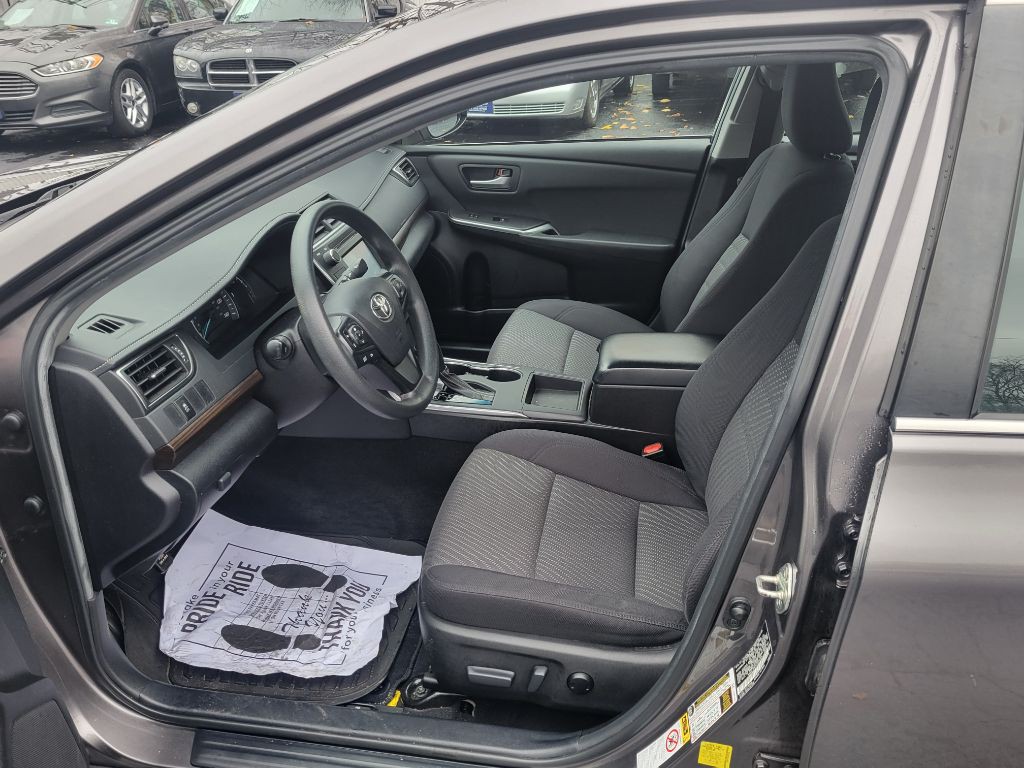 2015 Toyota Camry Image 13
