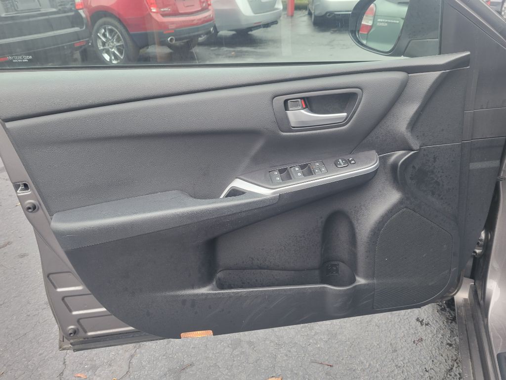 2015 Toyota Camry Image 14