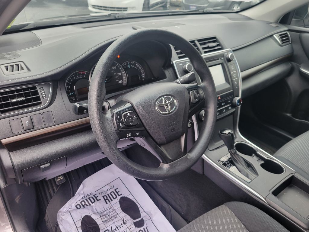 2015 Toyota Camry Image 15