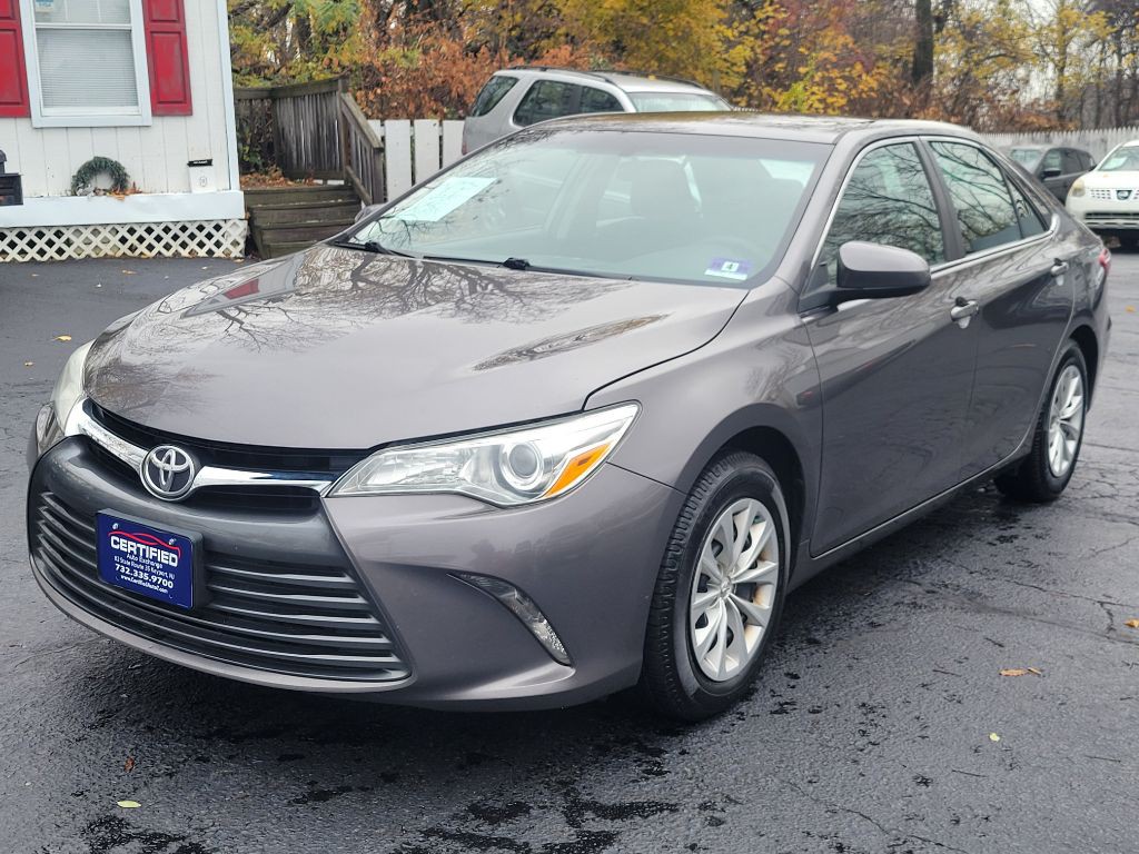 2015 Toyota Camry Image 2