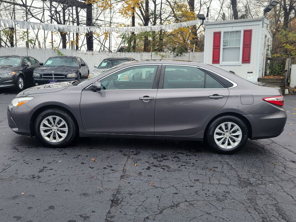 2015 Toyota Camry Image 5