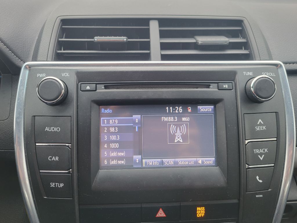 2015 Toyota Camry Image 20