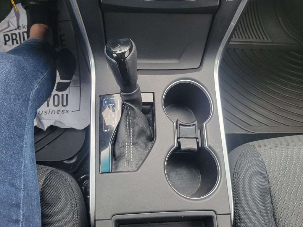 2015 Toyota Camry Image 22