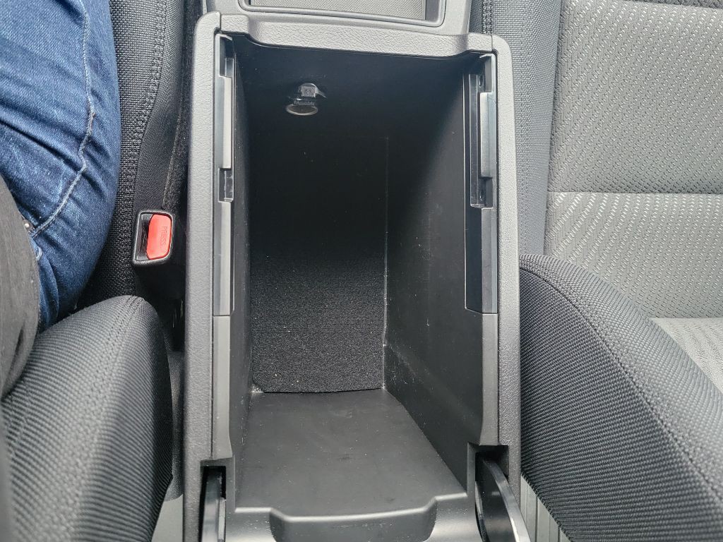 2015 Toyota Camry Image 24