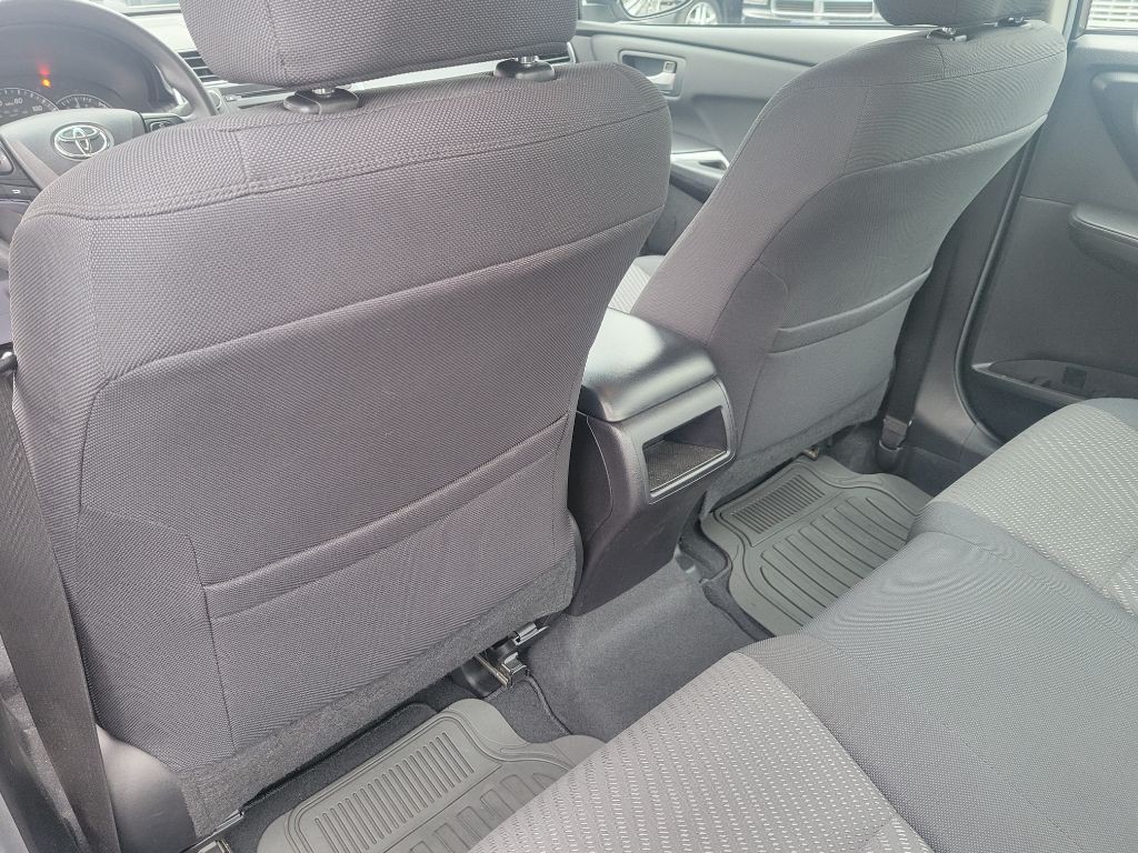 2015 Toyota Camry Image 25