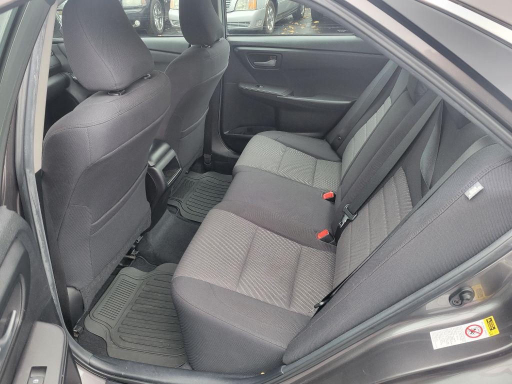 2015 Toyota Camry Image 29