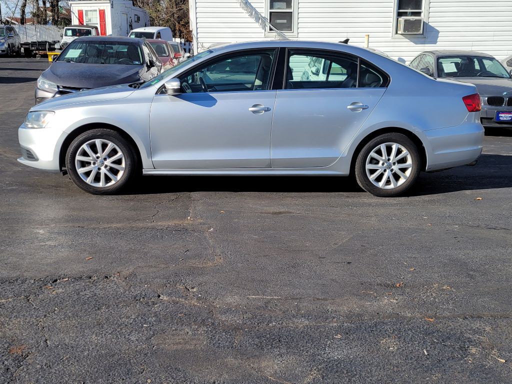 2014 Volkswagen Jetta Image 2
