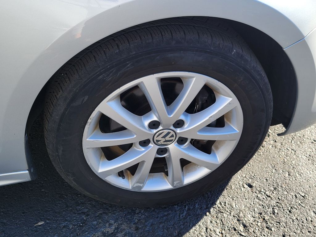 2014 Volkswagen Jetta Image 28